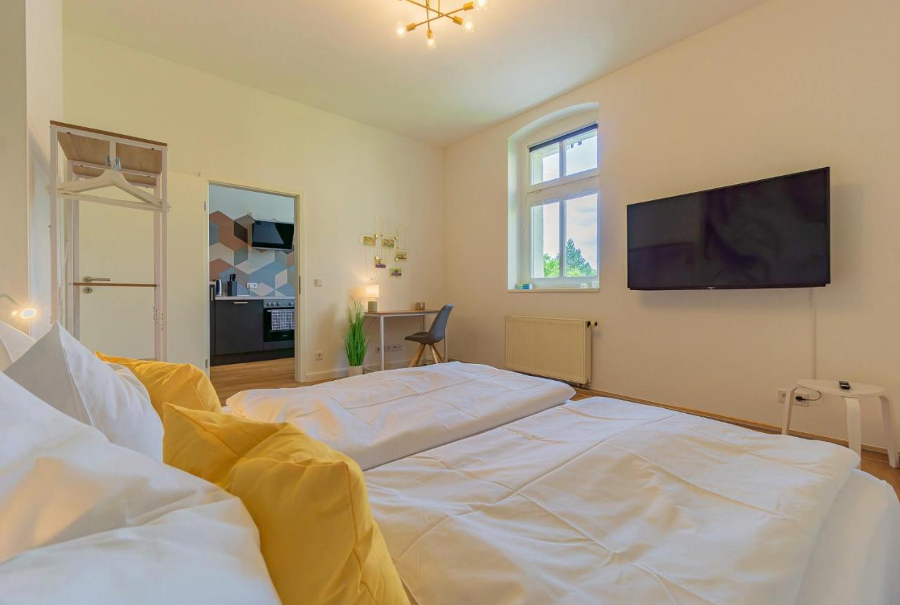 Modernes Apartment - Zentral, Ruhig, Wlan, Netflix, Kueche, Schreibtisch, Parkplatz, Waschtrockner Cottbus Exterior photo